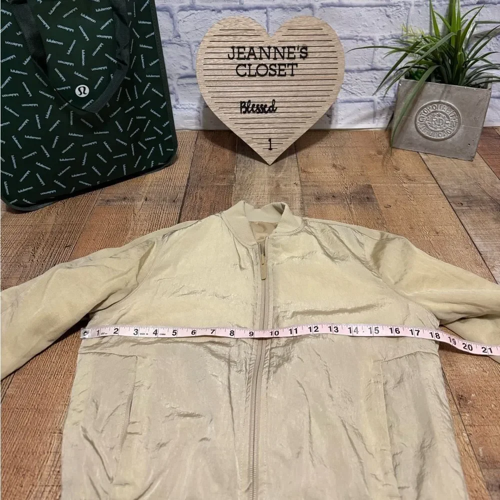 Lululemon Non-Stop Bomber *Reversible Size 4